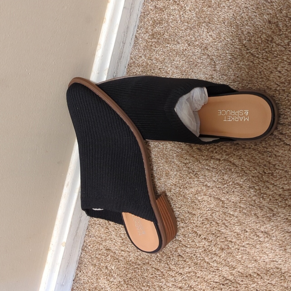 Black pointed open heel shoes size 6